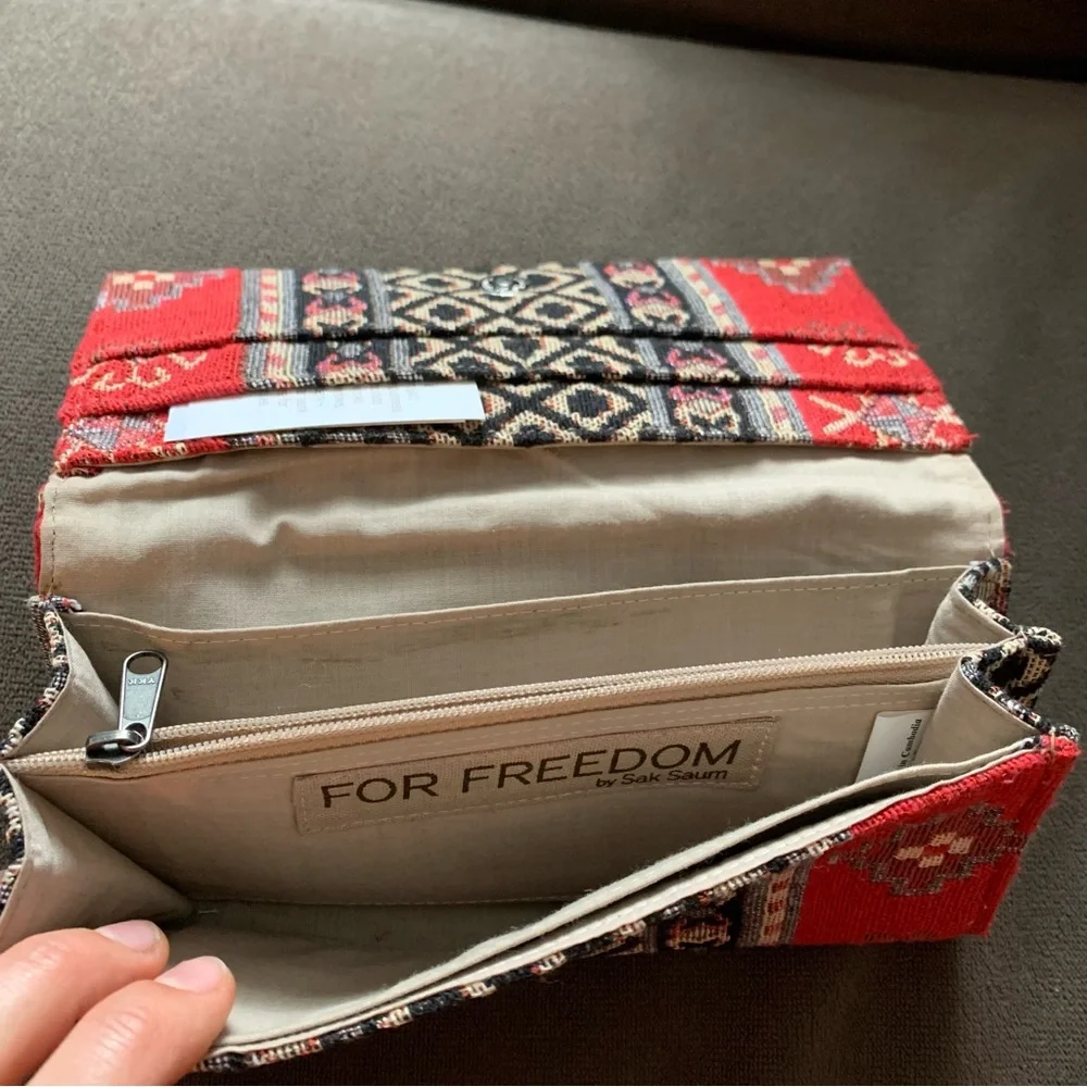 Ethically Made - Handmade Woven Cotton Women’s Wallet - Picture 5 of 6